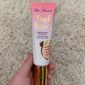 Too Faced Peach Perfect Foundation in Snow